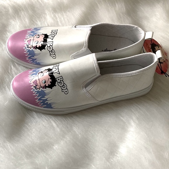 Betty Boop Slide On Sneakers - Picture 4 of 9